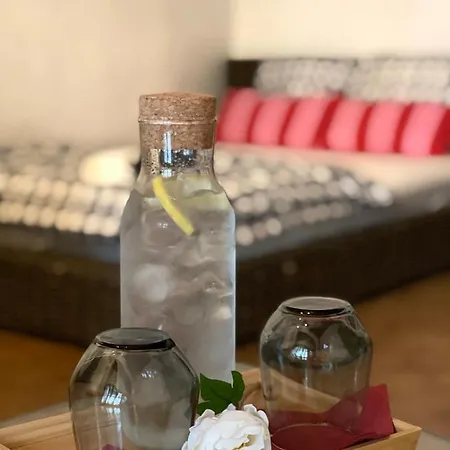 Lovely Center, Shared Bathroom *