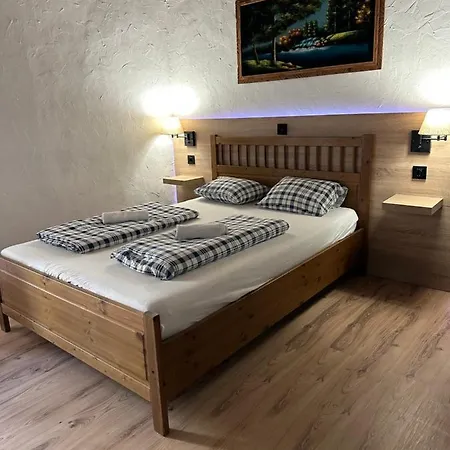 Lovely Rooms, Center, Shared Bathroom, Windows To Corridor *