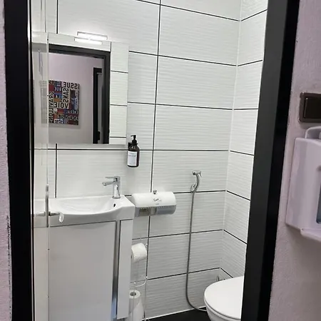 Lovely Center, Shared Bathroom * 빌라흐