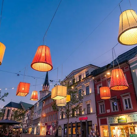 Lovely Center, Shared Bathroom *