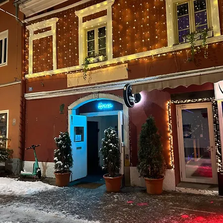 Lovely Center, Shared Bathroom Villach