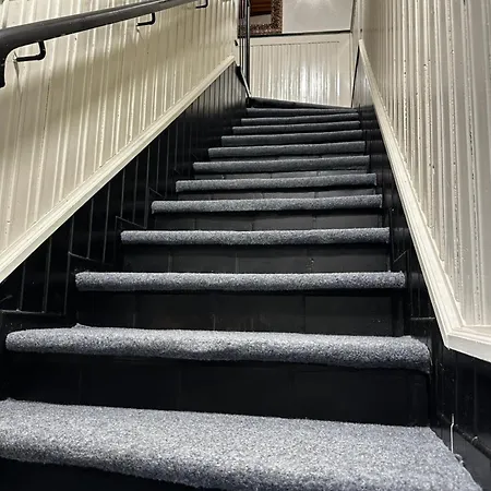 Lovely Center, Shared Bathroom 빌라흐