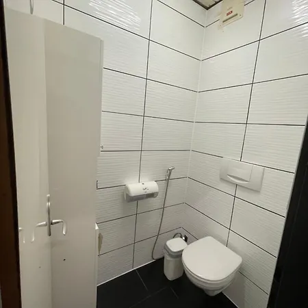 Lovely Center, Shared Bathroom וילאך