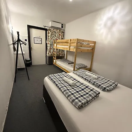 Lovely Center, Shared Bathroom *