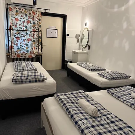 Lovely Center, Shared Bathroom
