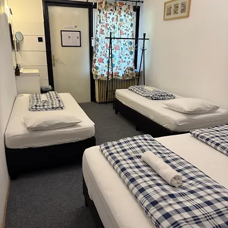 Lovely Center, Shared Bathroom