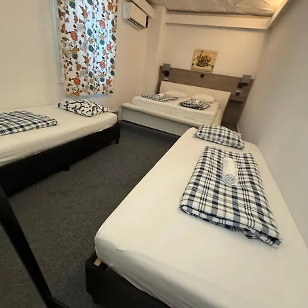 Lovely Center, Shared Bathroom *