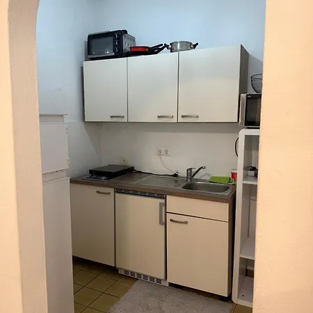 Lovely Center, Shared Bathroom 홈스테이 빌라흐