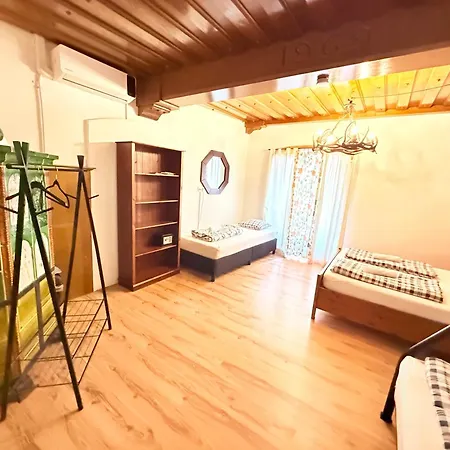 Lovely Center, Shared Bathroom * Villach