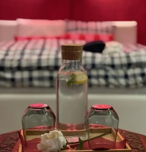 Lovely Center, Shared Bathroom Privatunterkunft *