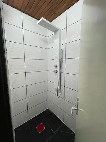 Lovely Center, Shared Bathroom Privatunterkunft