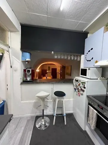 Lovely Center, Shared Bathroom *