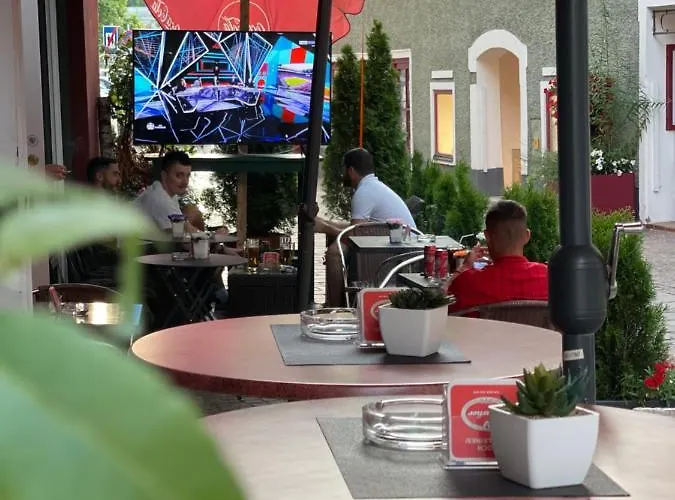 Privatunterkunft Lovely Center, Shared Bathroom Villach