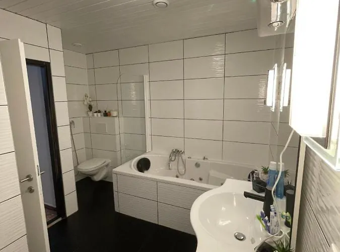 Lovely Center, Shared Bathroom * Villach