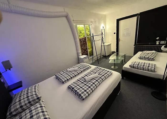 Lovely Center, Shared Bathroom Privatunterkunft