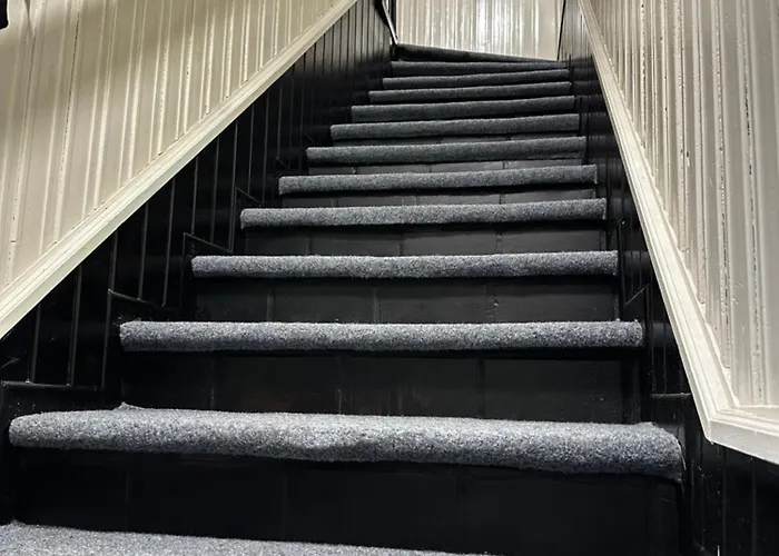 Lovely Center, Shared Bathroom Villach