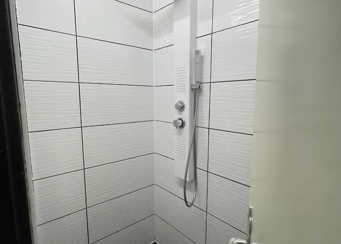 Lovely Center, Shared Bathroom Villach