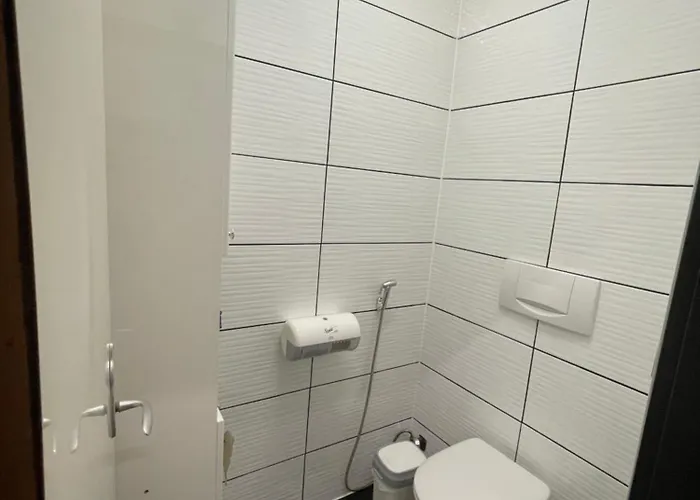 Lovely Center, Shared Bathroom Villach